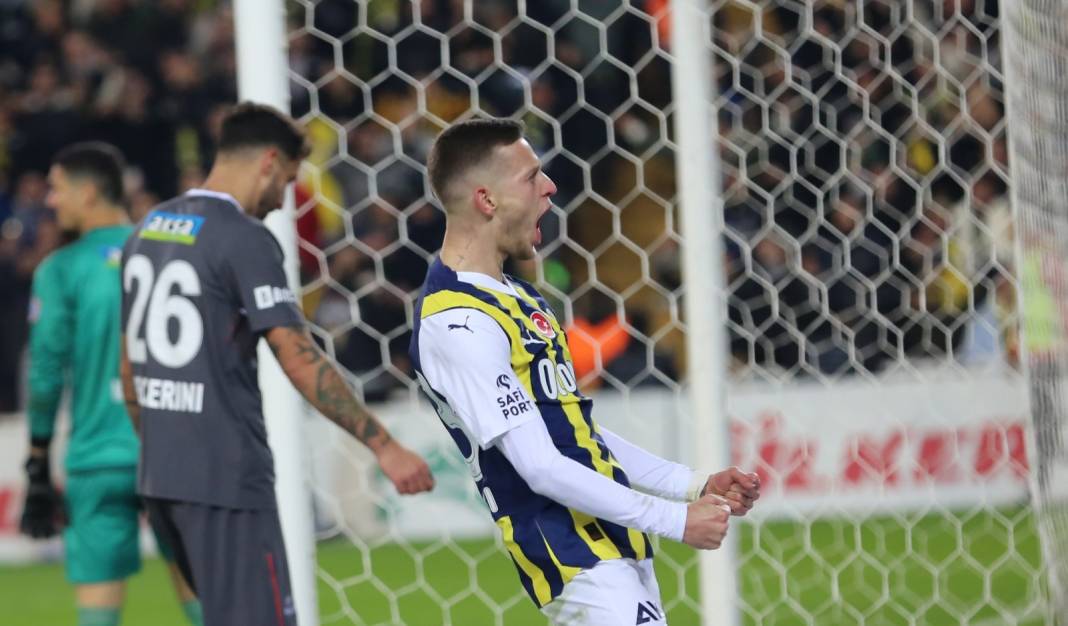 Fenerbahçe Fatih Karagümrük maçından çok özel fotoğraflar: Geri dönüş coşkusu tribünlere böyle yansıdı 64